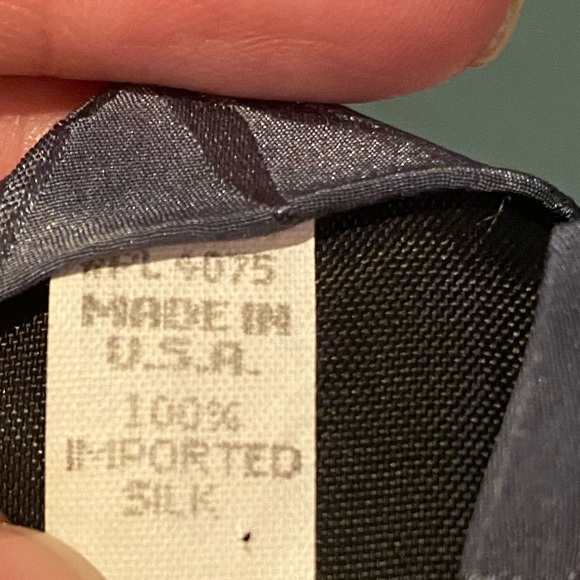 Endangered Species "American Bald Eagle" 100% Silk Neck Tie Made in the USA - Picture 6 of 7